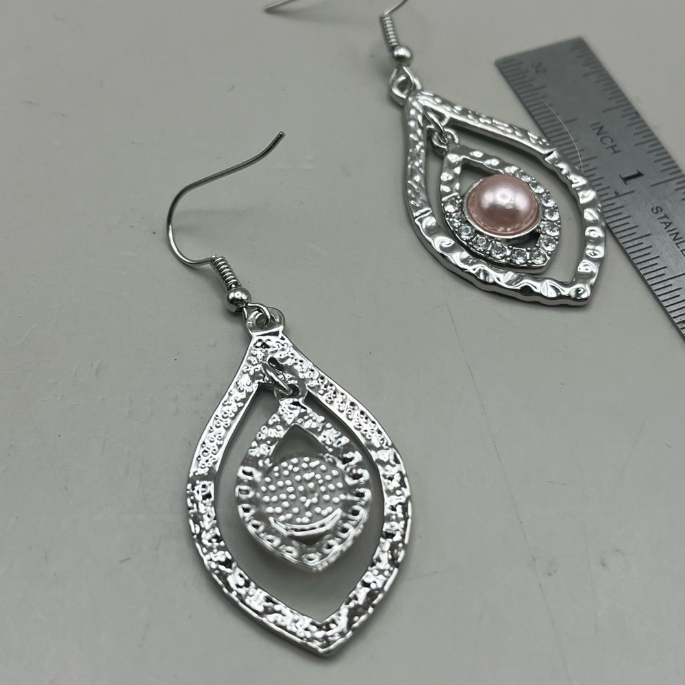 Elegant Silver and Pink Dangle Earrings - Picture 3 of 3